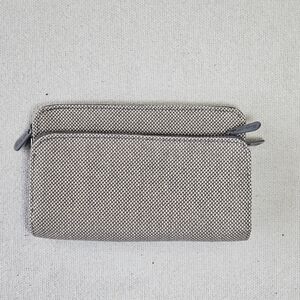 Thirty One Wallet Clutch Gray Bag Compact Travel Wrist Strap Snap Zipper